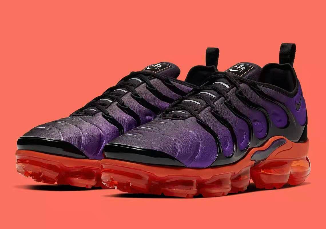 Nike Air VaporMax Plus &