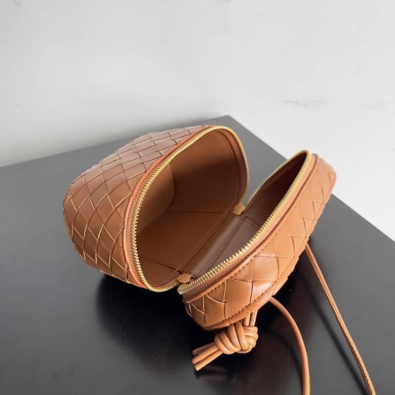 Bottega Veneta Small Vanity Case On Strap