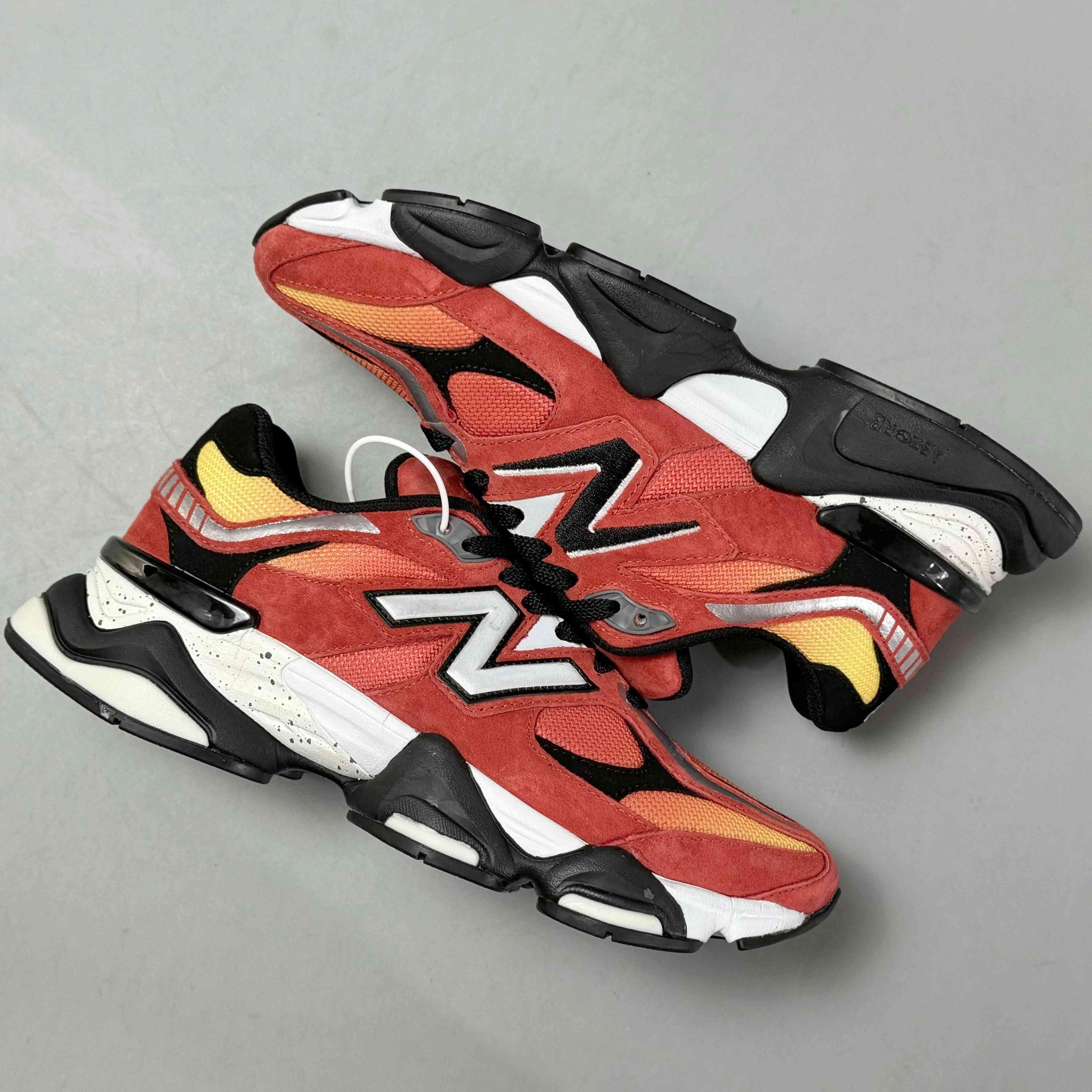 New Balance 9060 &