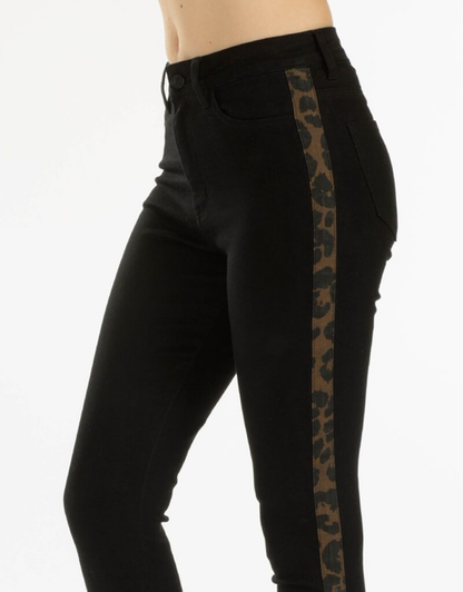 High Rise Leopard Striped Jean