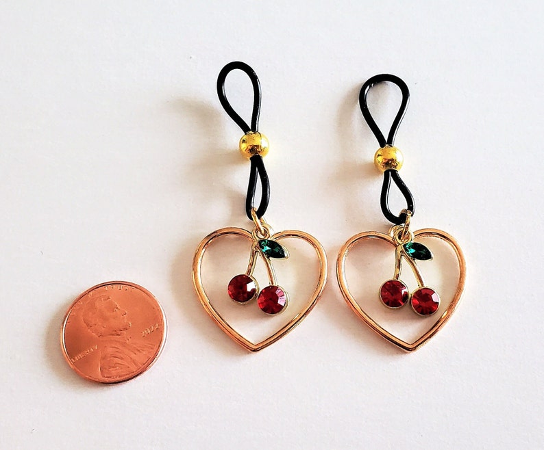Gold Adjustable Non-Pierced Cherry Heart Nipple Ring Noose Set With Rhinestone And Silicone Loops