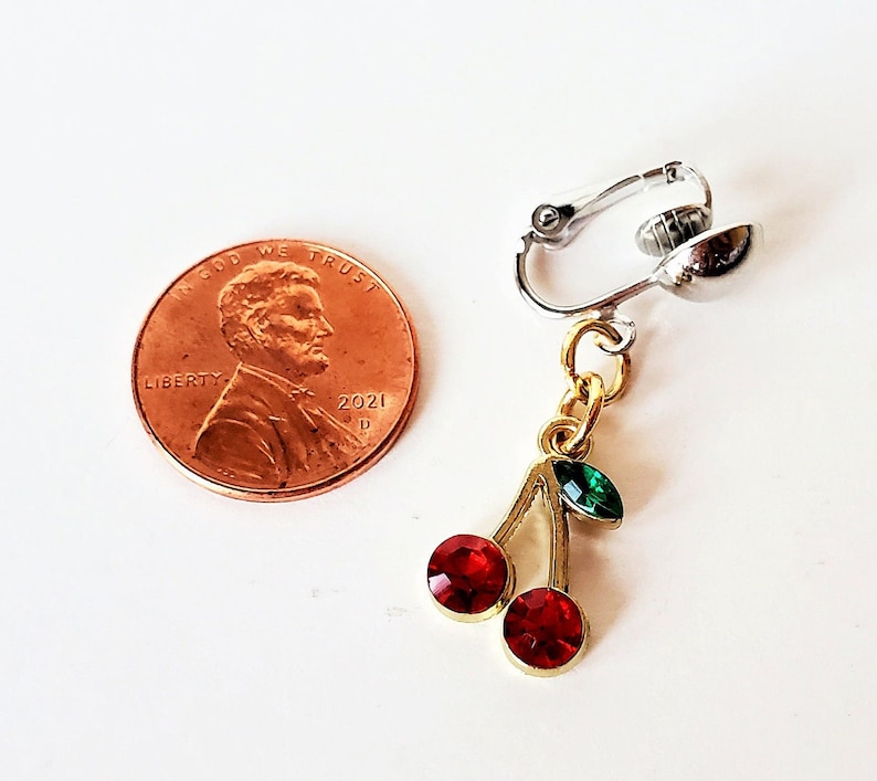 Sexy Red Gold Cherry Vaginal Dangle Clip On Jewlery No Piercing