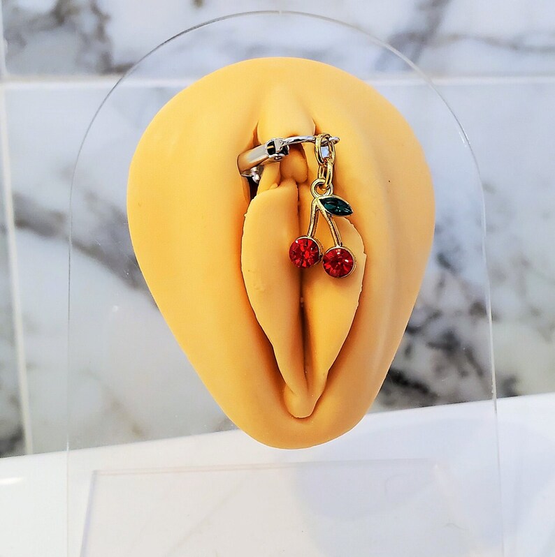 Sexy Red Gold Cherry Vaginal Dangle Clip On Jewlery No Piercing