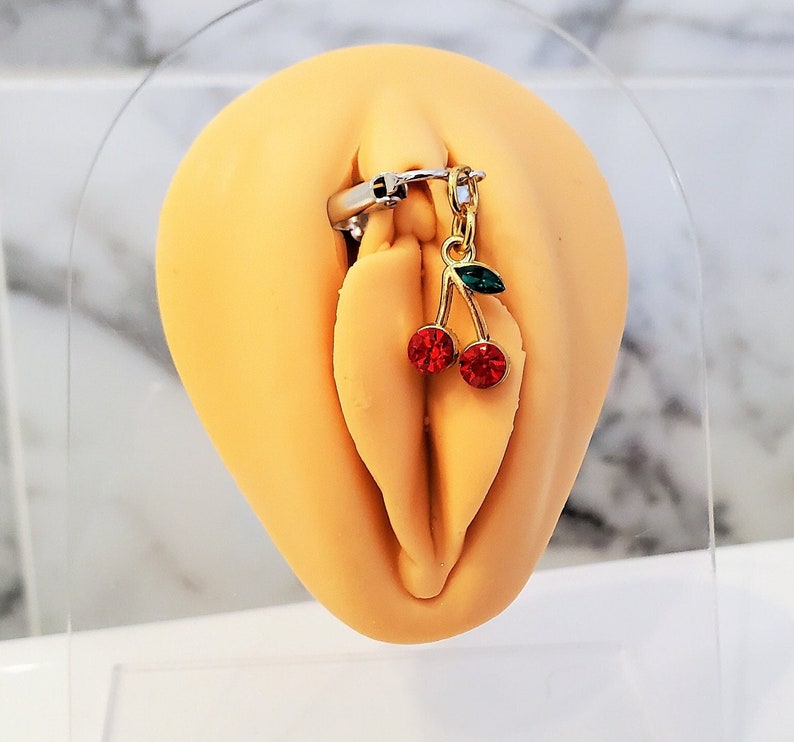 Sexy Red Gold Cherry Vaginal Dangle Clip On Jewlery No Piercing