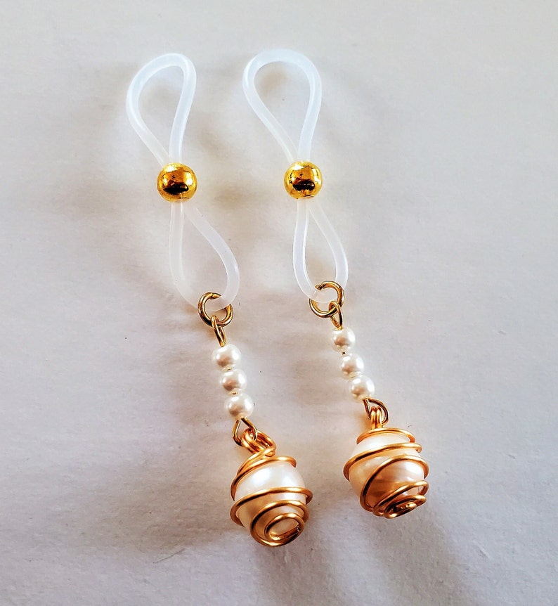 Clip On Gold Pearl Nipple Noose Jewelry With Stretchy Silicone Loops