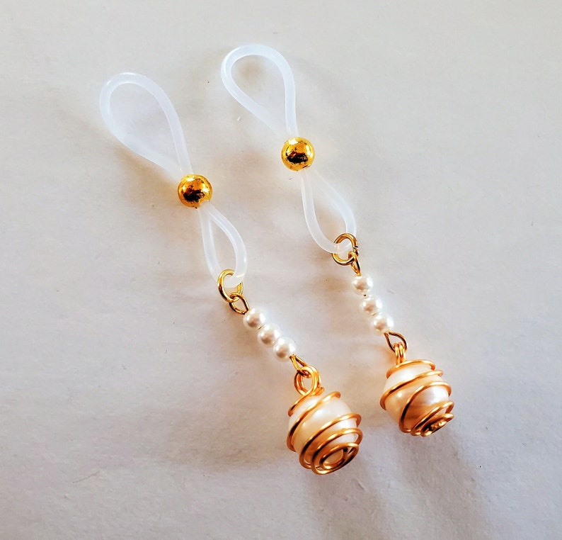 Clip On Gold Pearl Nipple Noose Jewelry With Stretchy Silicone Loops
