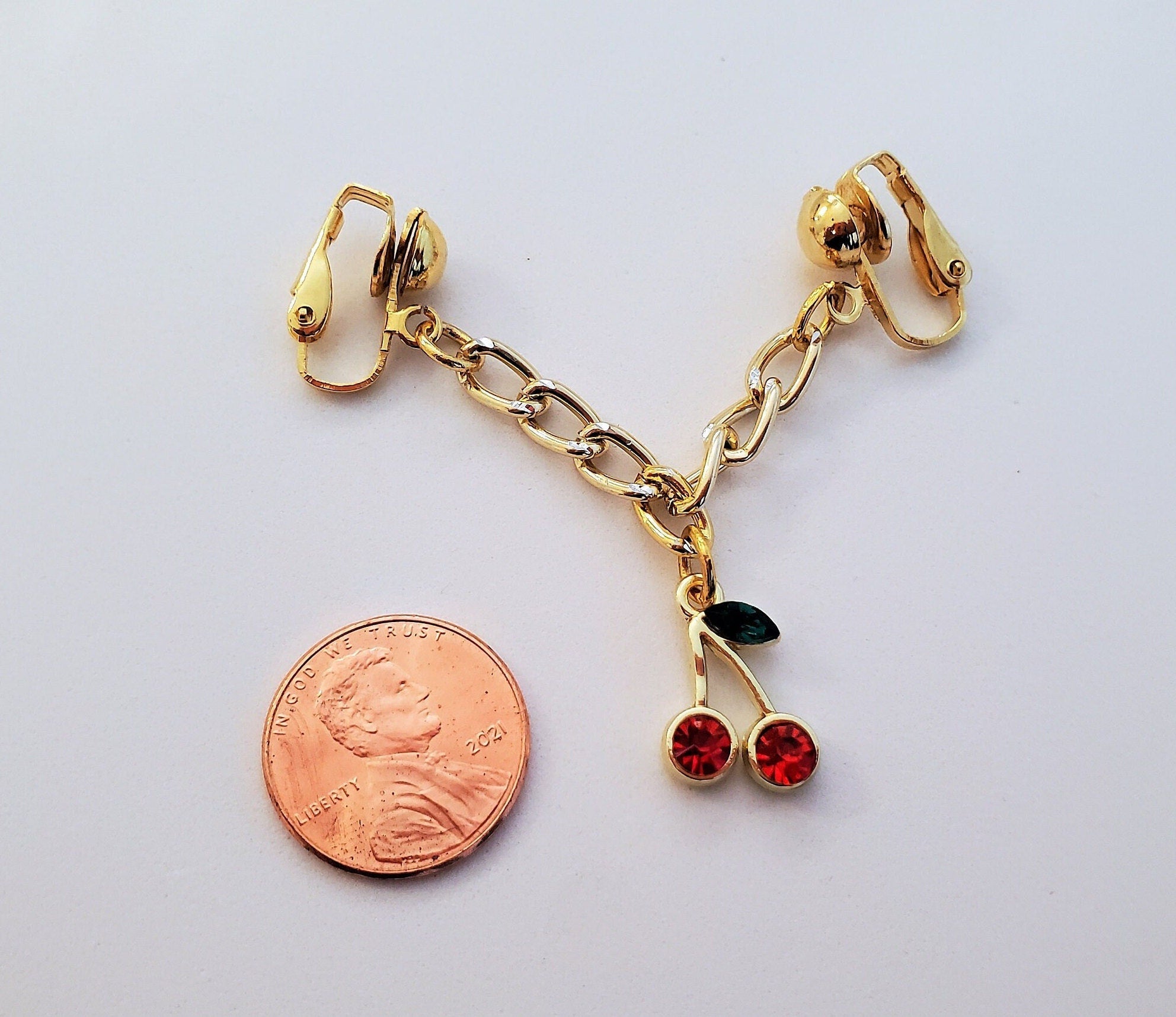 Sexy Rhinestone Cherry Pussy Jewelry Gold Chain Labial Clip No Piercing