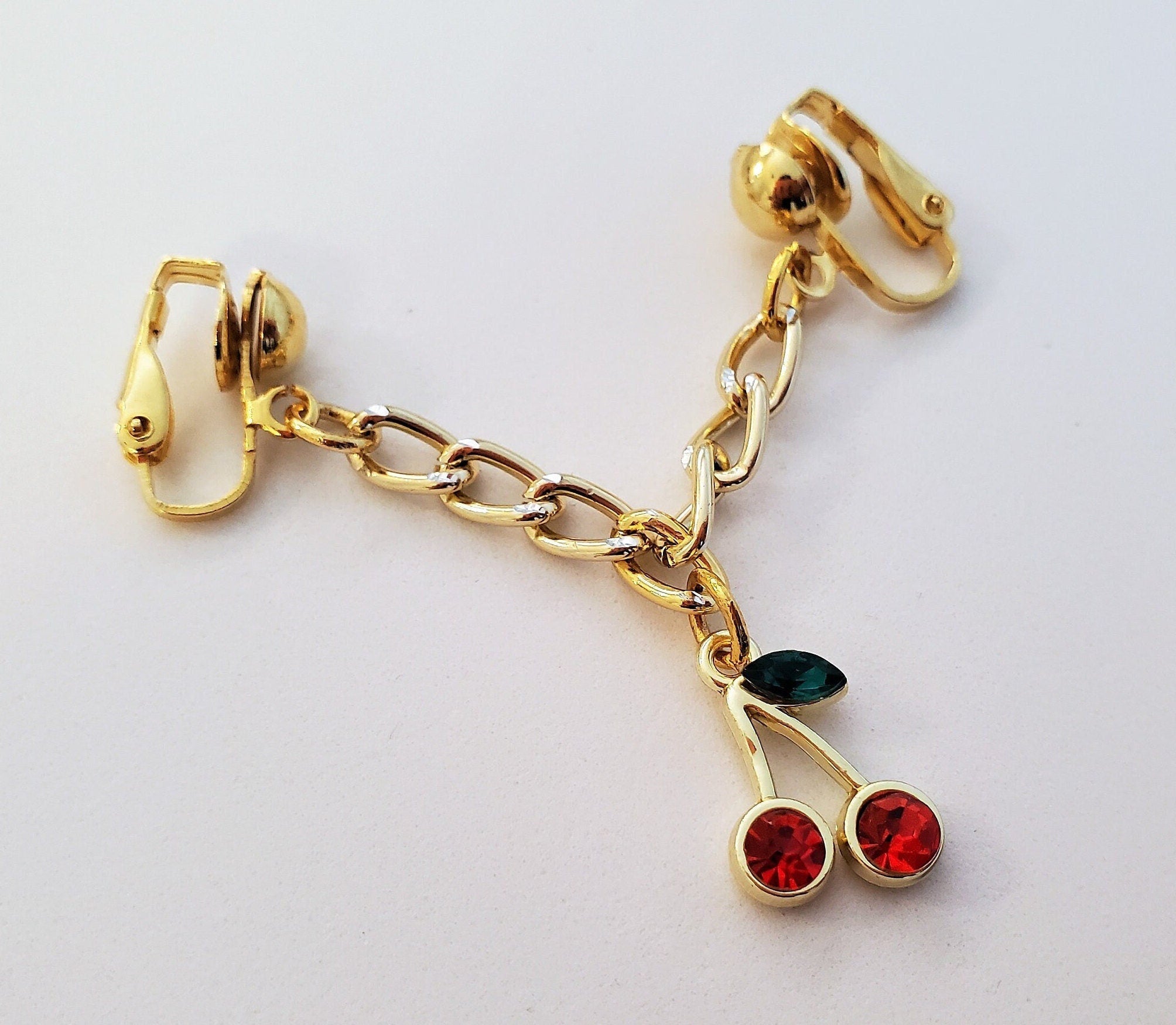 Sexy Rhinestone Cherry Pussy Jewelry Gold Chain Labial Clip No Piercing
