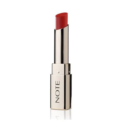 Note Iconic Matte Lipstick in 111 Fearless 4.5g