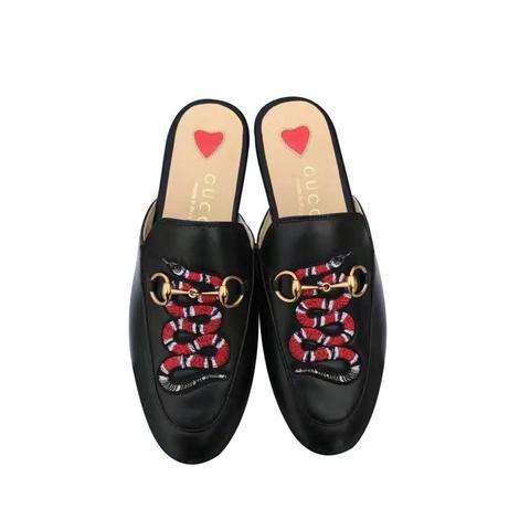 GUCCI Leather Logo Slippers – Men&