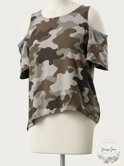 GYPSIES and MOONDUST Womens Green Cold Shoulder Camouflage Short Sleeve, Large