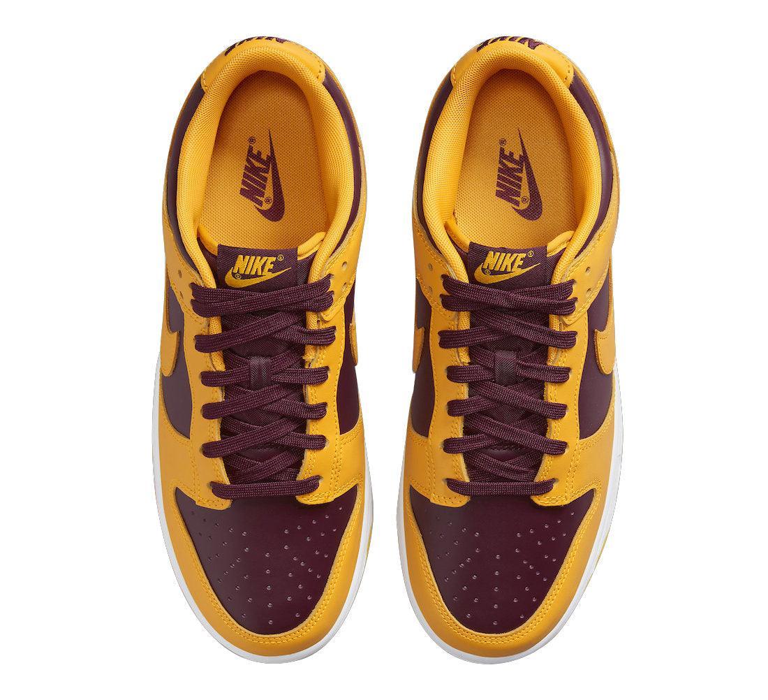 Nike Dunk Low &