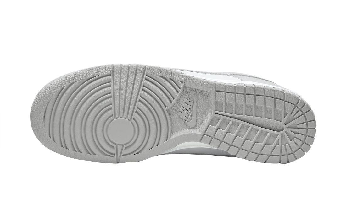 Nike Dunk Low &