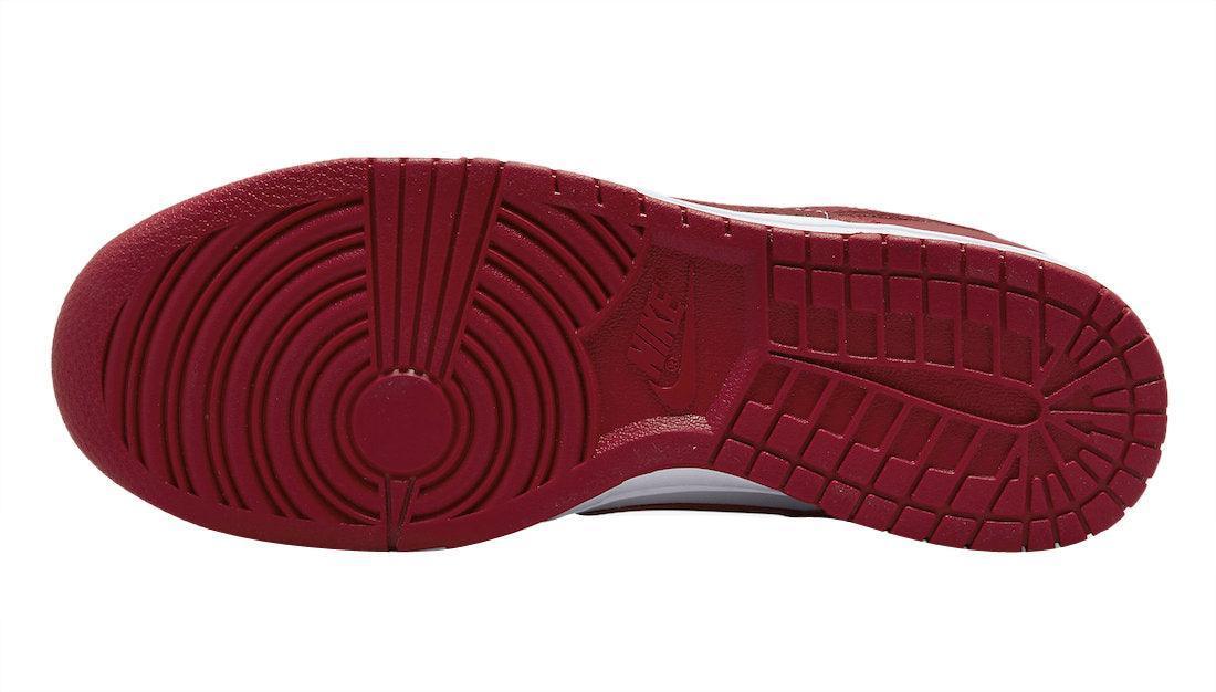 Nike Dunk Low &