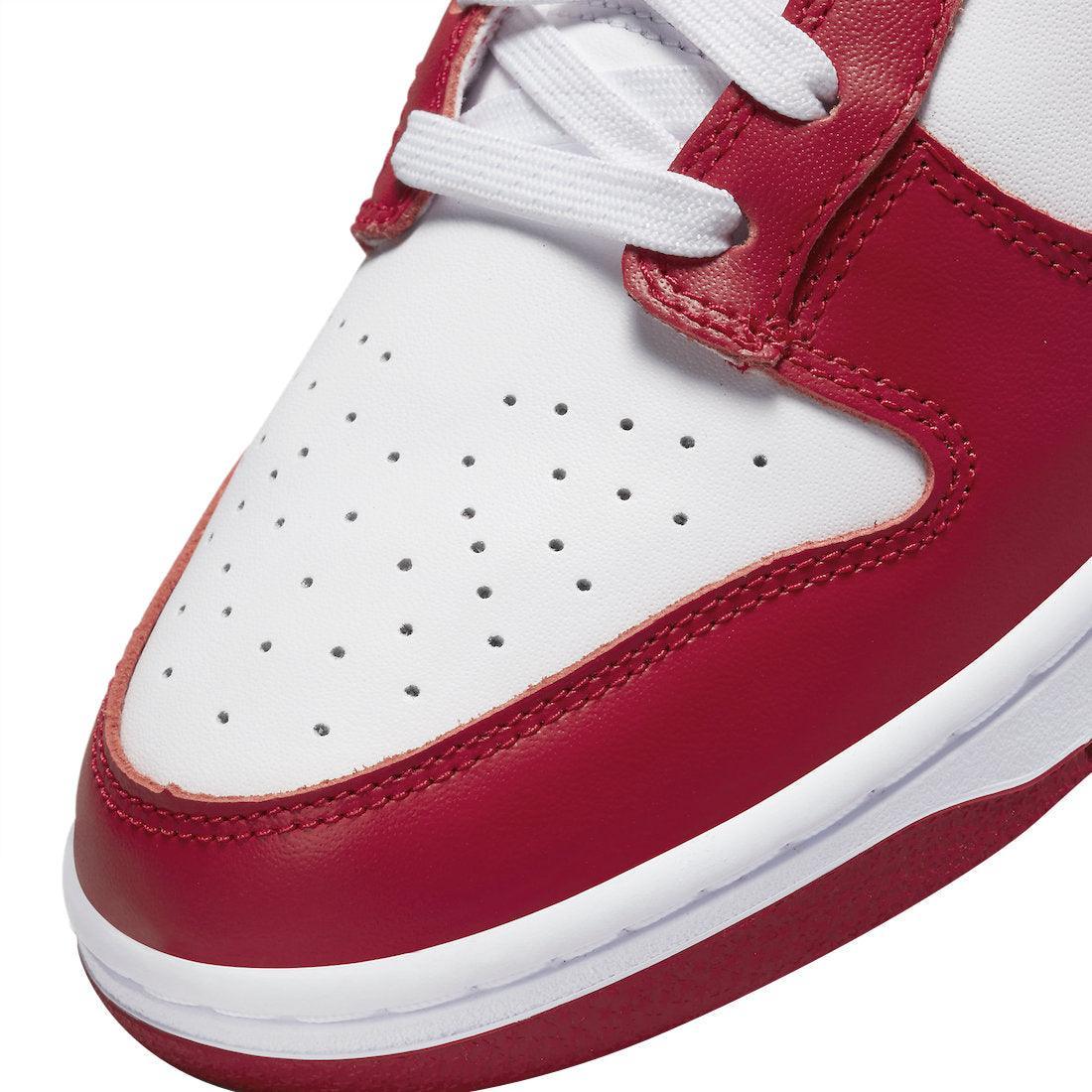 Nike Dunk Low &