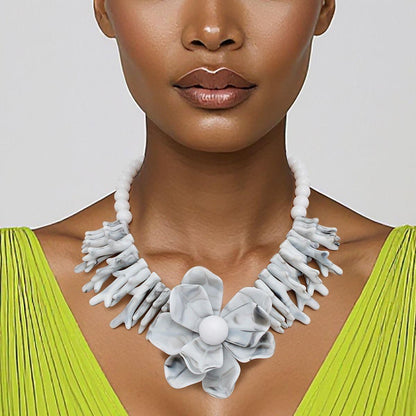 Collar Gray Exotic Goddess Floral Necklace