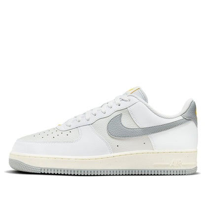 Nike Air Force 1 &