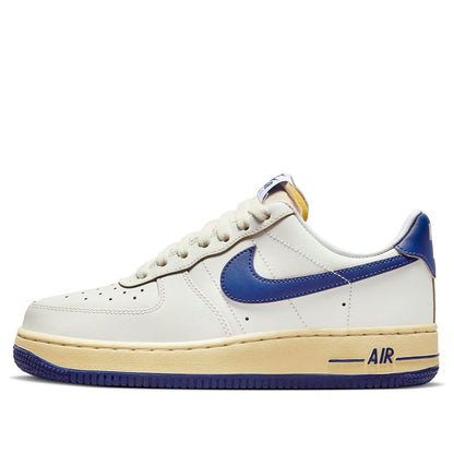 Nike Air Force 1 &