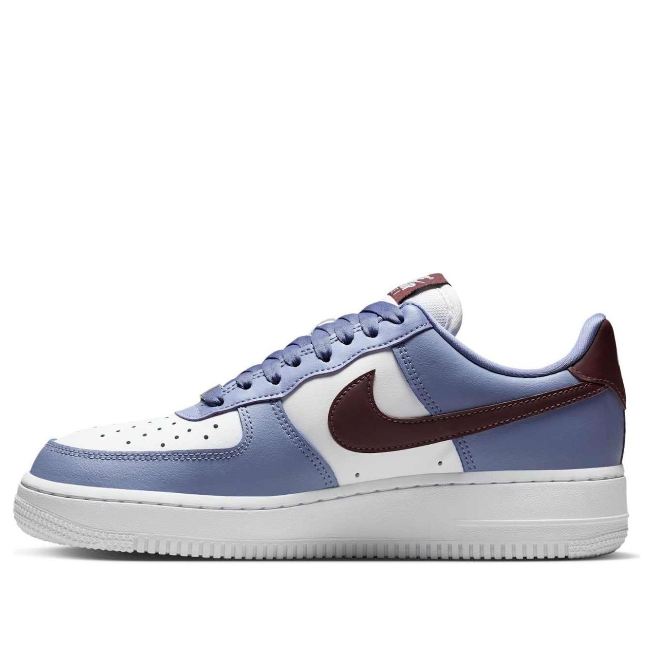 Nike Air Force 1 Low &