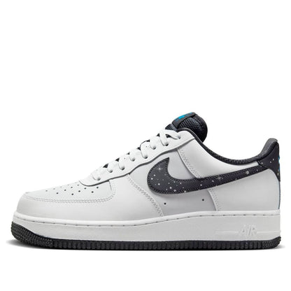 Nike Air Force 1 &