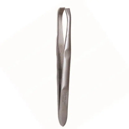 Nascita Steel Tweezers for Precise Eyebrow Shaping