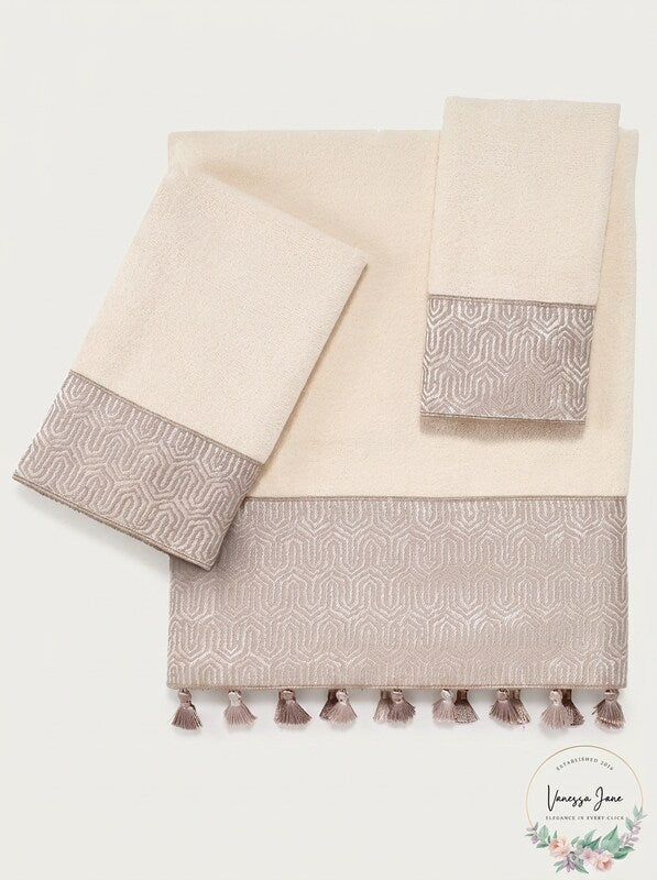Av Anti Beaufort Ivory 27 x 50 Bath Towel