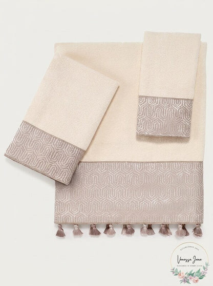 Av Anti Beaufort Ivory 27 x 50 Bath Towel