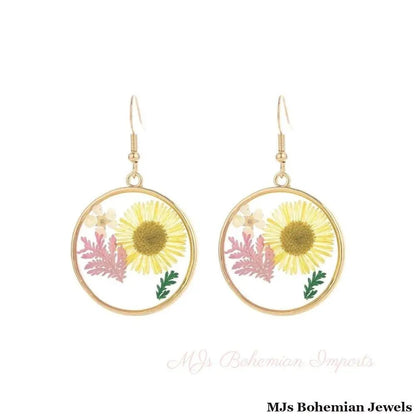 Round Gold Dried Flower Earrings