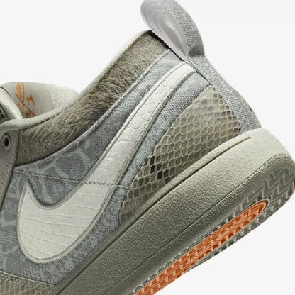 Nike Book 1 &