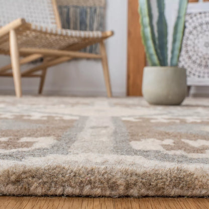 Safavieh Wyndham Seth Wool Area Rug, 2.5ft x 4ft Natural/Multi
