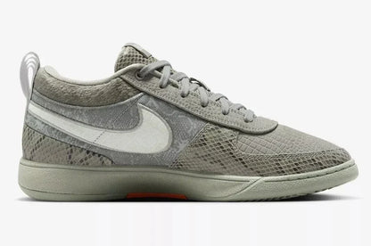 Nike Book 1 &