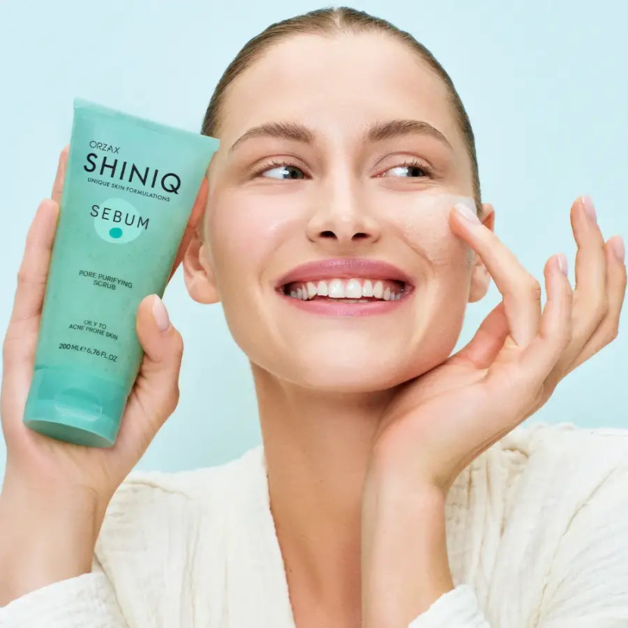 Shiniq Pore Purifying Peeling Scrub for Smooth Skin 200 ml