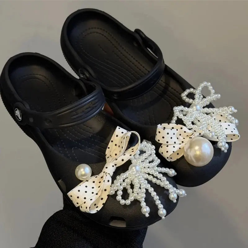 Silver rhinestone flower shoe charms with metal beads, bow and heart designs, perfect for DIY punk Y2K clog decoration.
