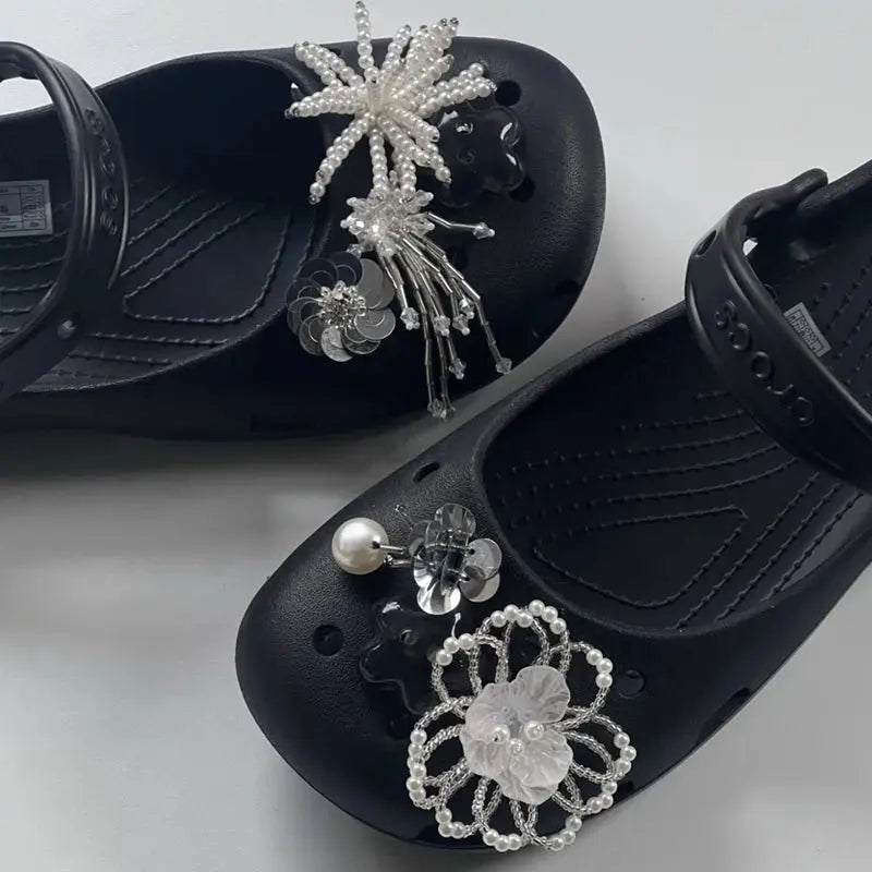 Set of 6 silver rhinestone shoe charms with flower, bow, and heart designs for DIY punk Y2K style clogs.