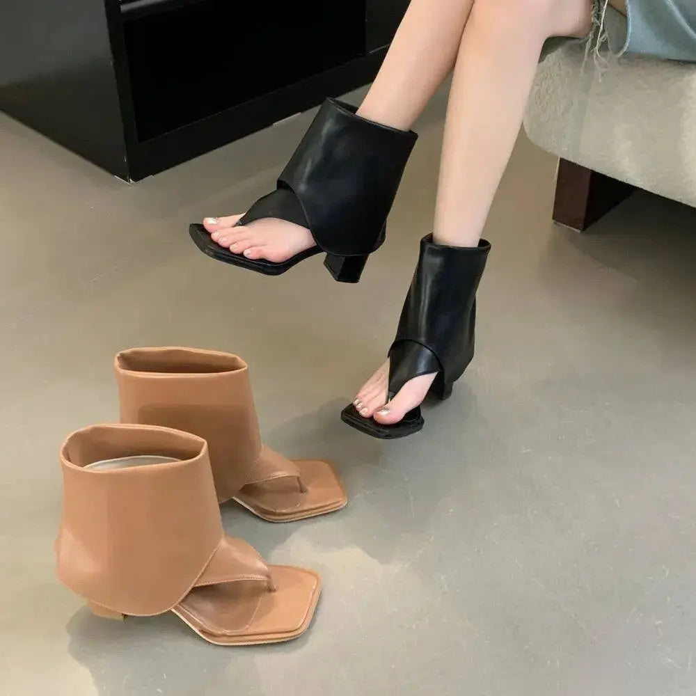 Black open-toe thong sandals for women with chunky heels and herringbone pattern, stylish spring and summer footwear by SHOPEZRA L.L.C.