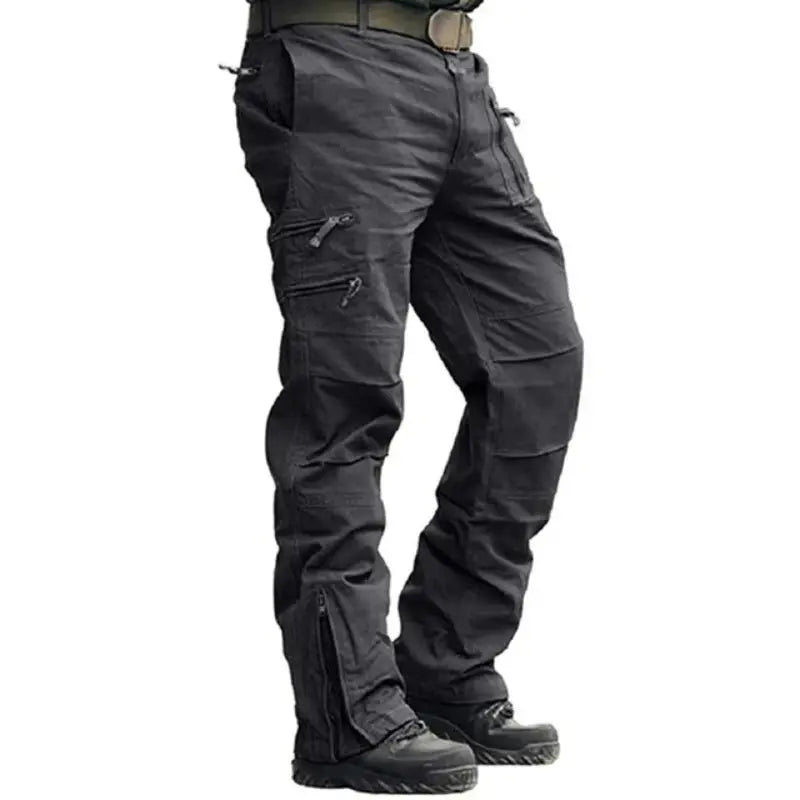 Men's tactical cargo pants in black and green camouflage, cotton, with multiple pockets, suitable for outdoor work and vintage style.