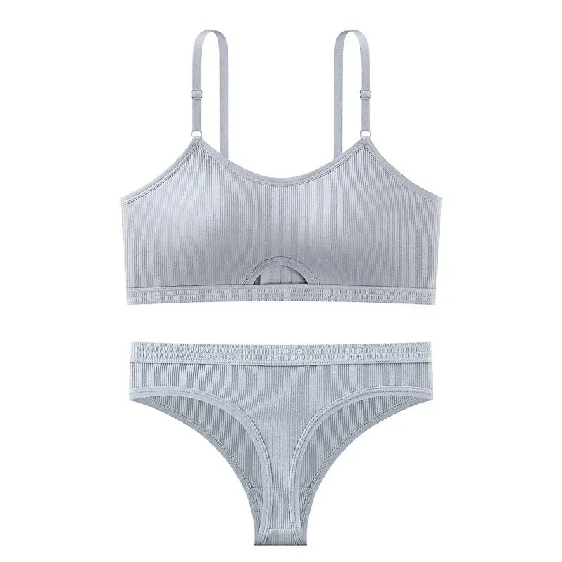 Black women's breathable underwear and sports bra set with comfortable sling design and beautiful back detail, casual and lightweight.