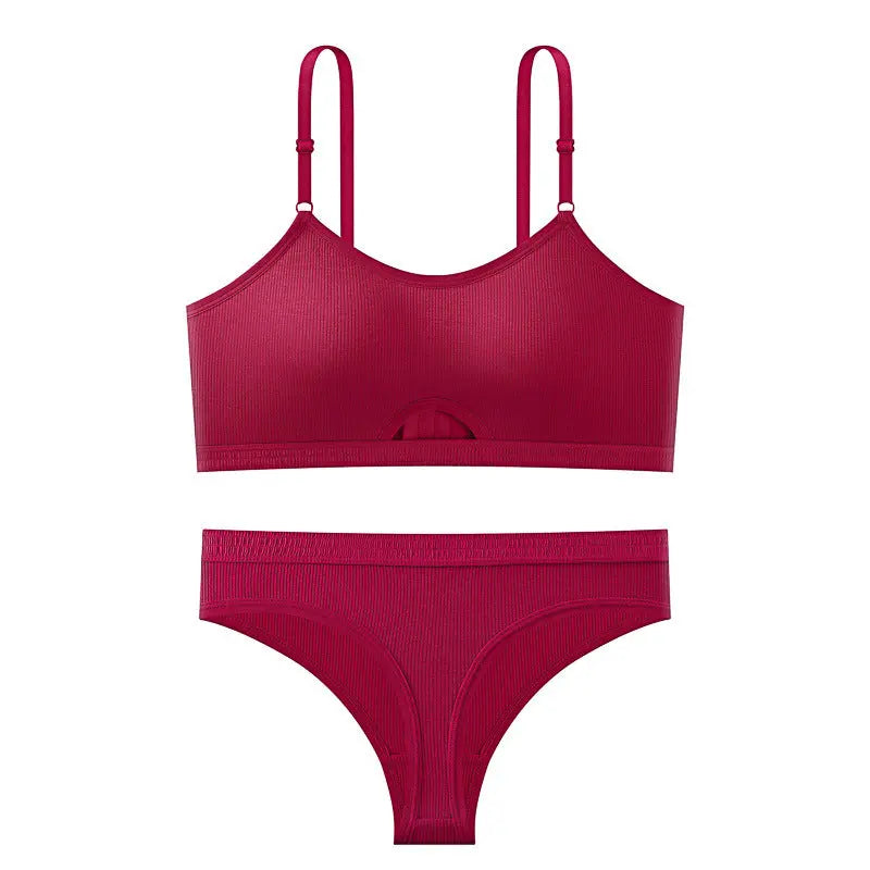 Black women's breathable underwear and sports bra set with a stylish back design, comfortable and casual for everyday wear.