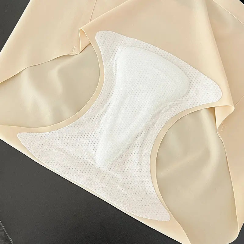 Black women's anti-embarrassment traceless underwear with peach hip design, ideal for yoga and fitness, featuring bacteriostasis and invisibility.