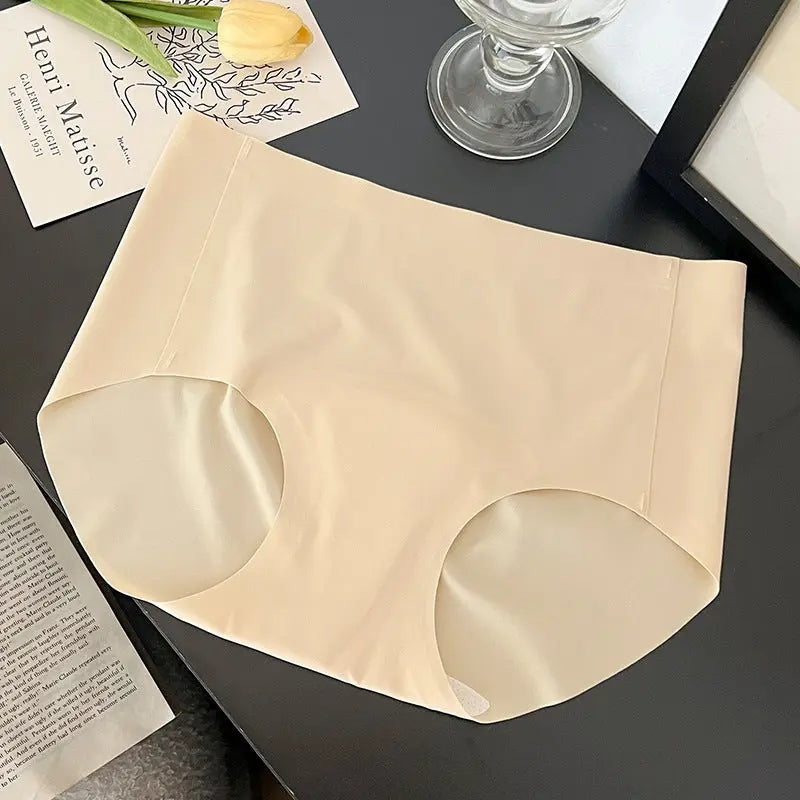 Black women's traceless underwear by SHOPEZRA L.L.C., peach hip design, breathable, bacteriostasis, non-clip, ideal for yoga and fitness.