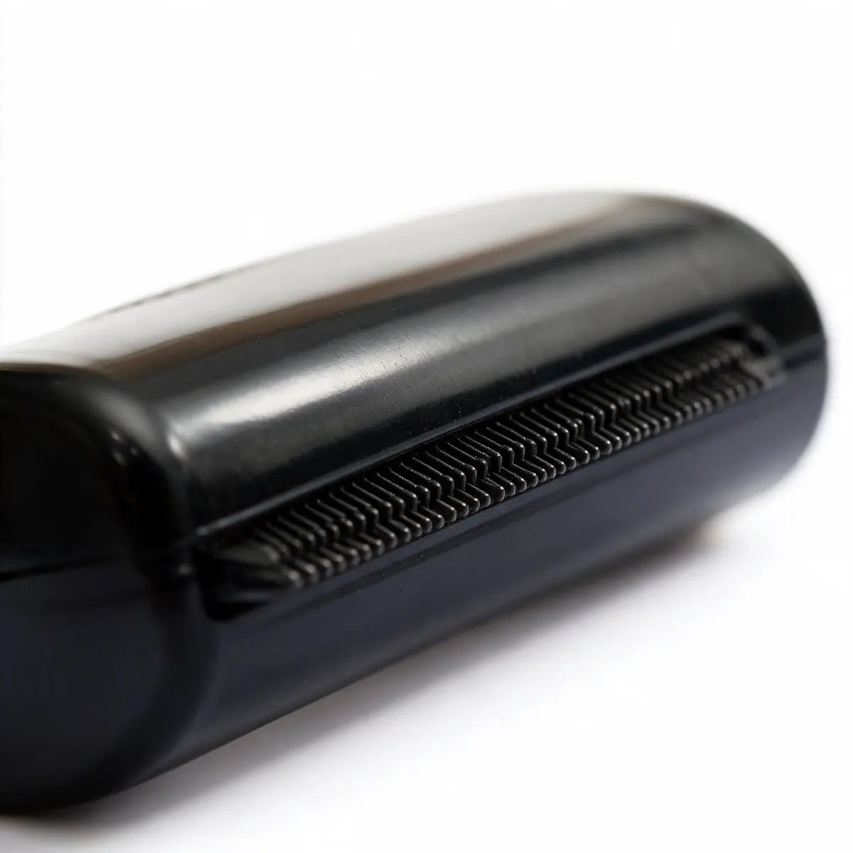 dual-sided pet grooming comb for large animals, featuring serrated and smooth teeth for effective grooming.