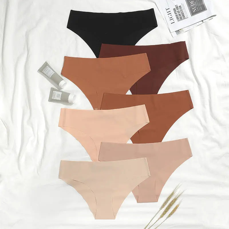 Black seamless ice silk underwear for women with breathable, skin-friendly fabric, featuring a nude sports waist design, plus size.