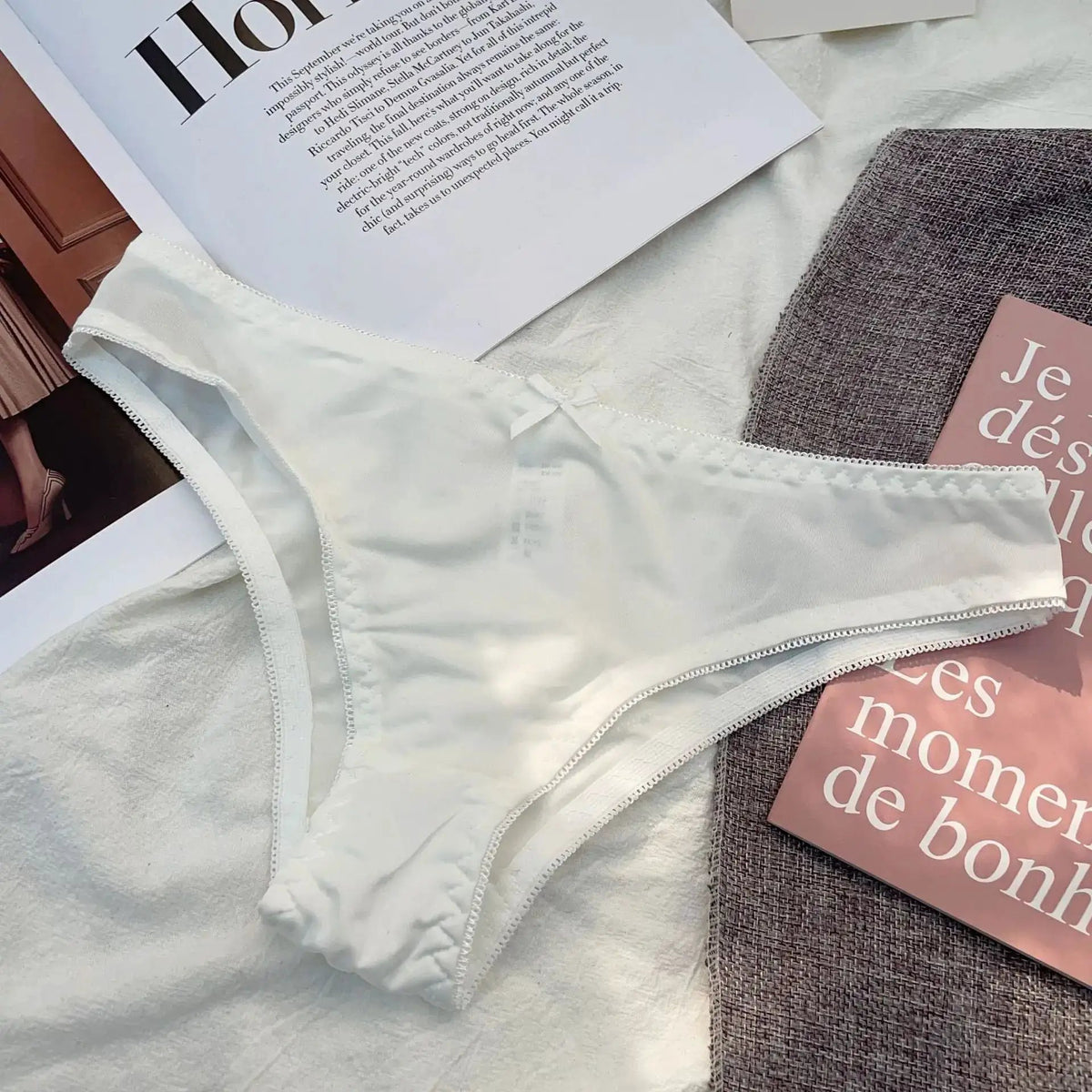 New Cross-Border Simple Triangle Panties for Women, Comfortable, Breathable, Sexy, Seamless, with Bow, Young Girl&