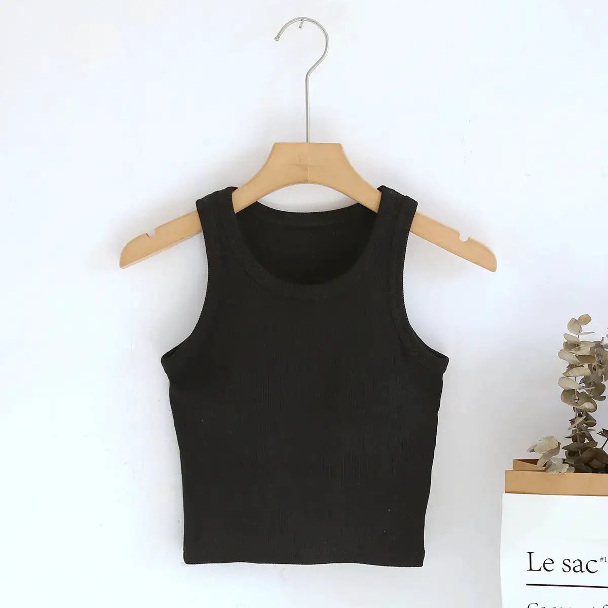 Short vest with chest pad women&