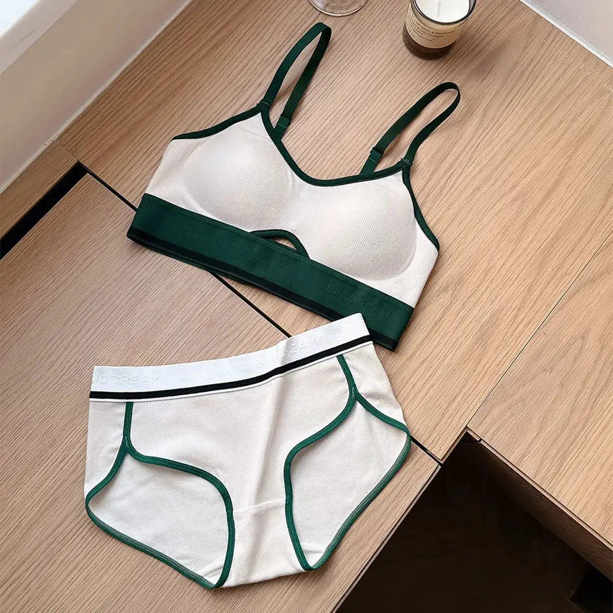 French Triangle Cup Traceless Sports Underwear Women&