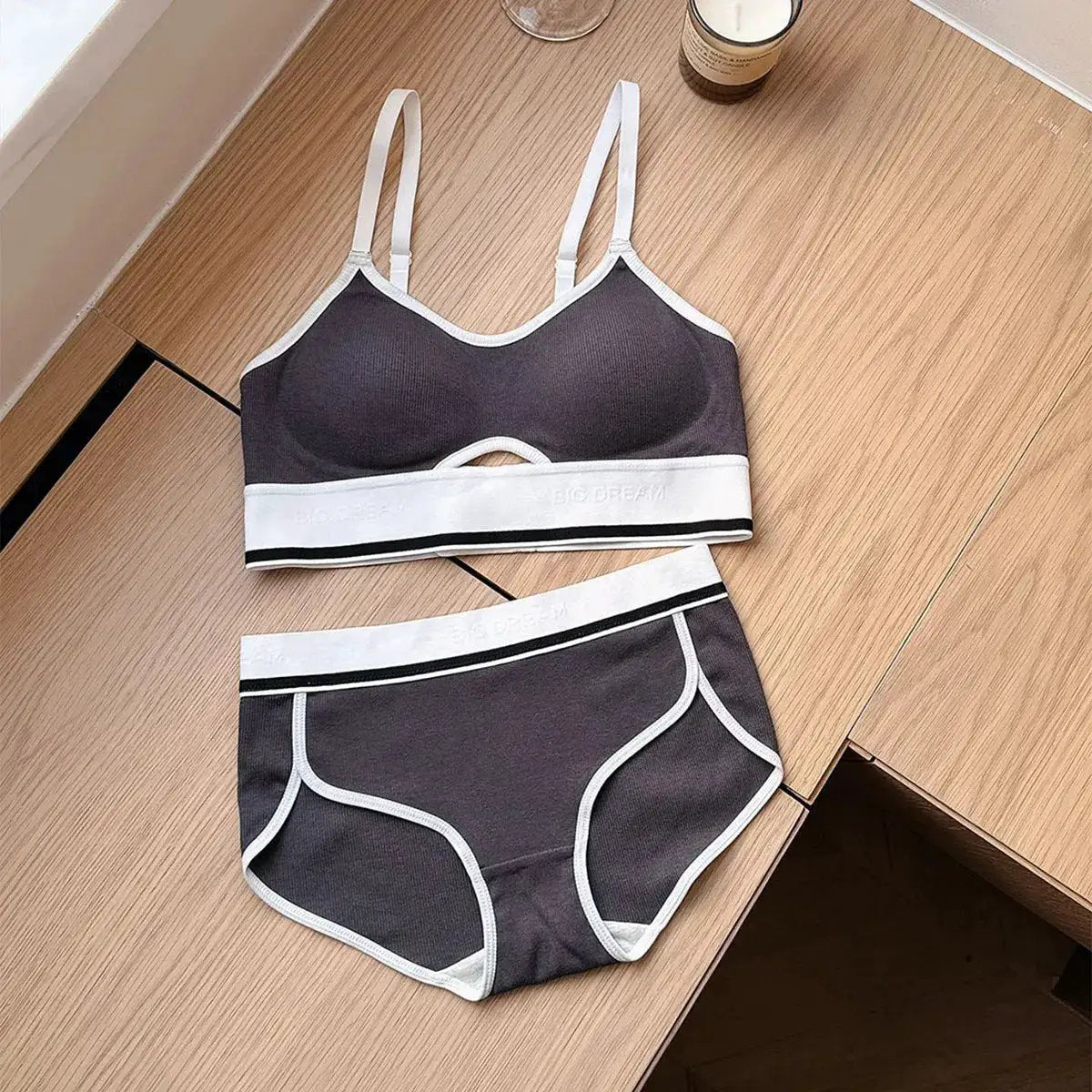 French Triangle Cup Traceless Sports Underwear Women&