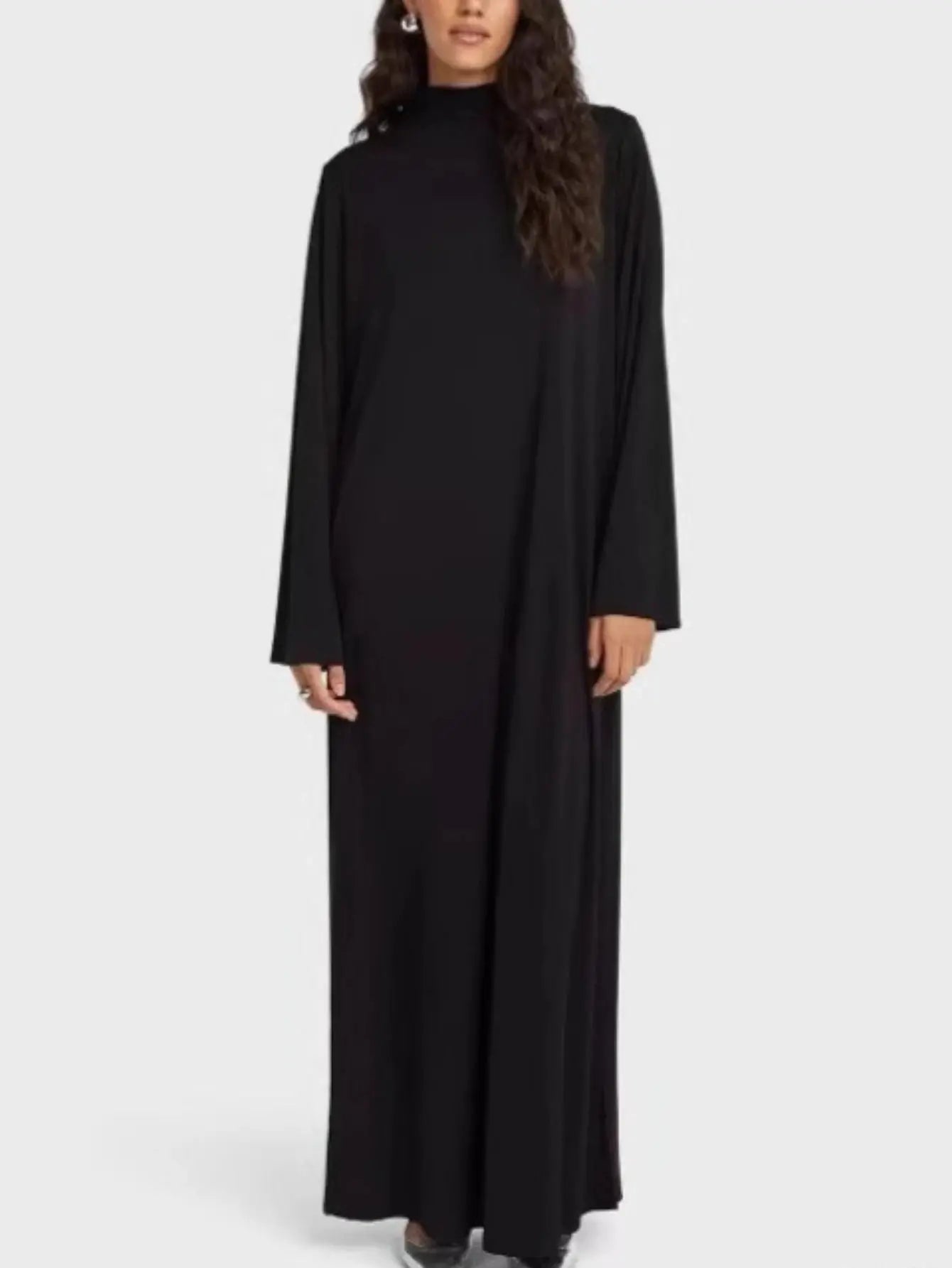 Brown women's Eid modest dress with long kaftan style, prayer Abaya, Dubai-inspired Arabic robe, suitable for Ramadan.