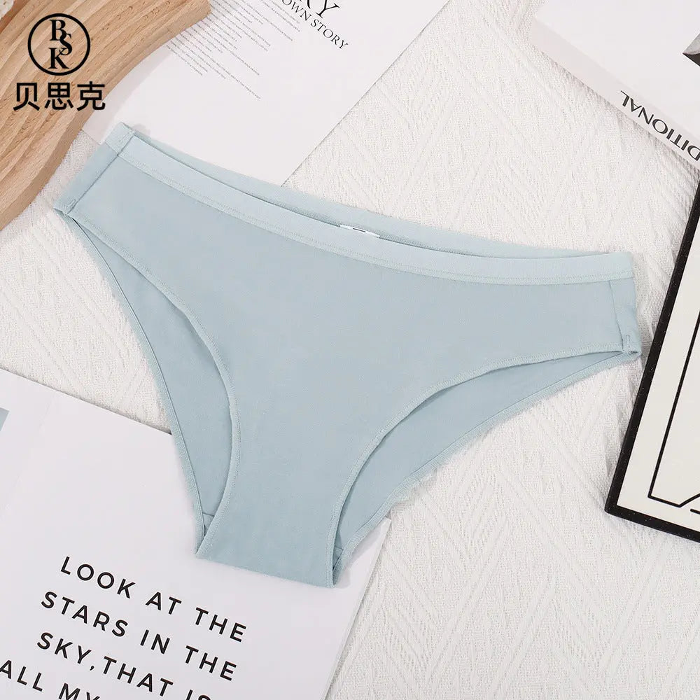 Blue low-waist women's cotton underwear with antibacterial fabric and butt-lifting design, suitable for European and American large sizes.