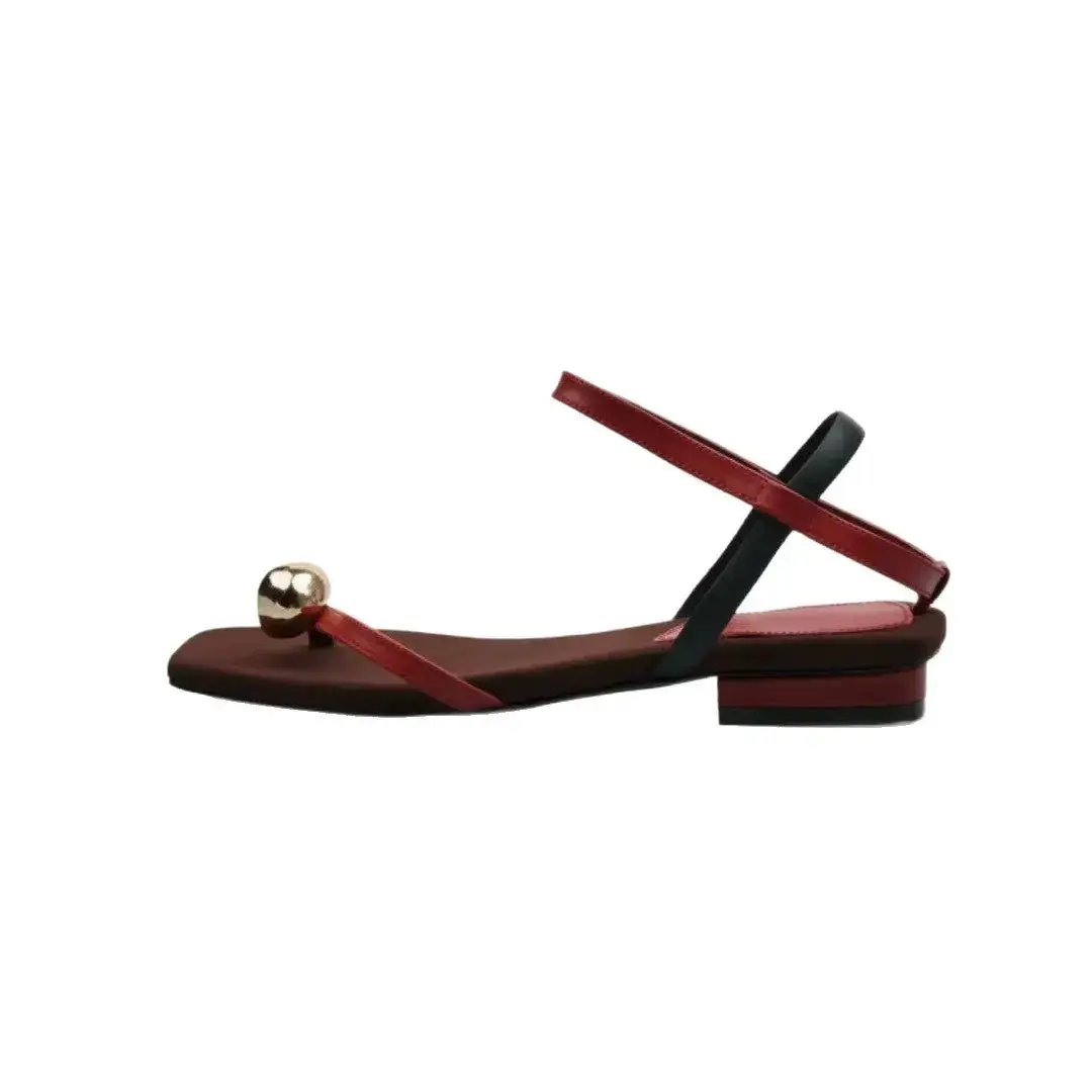 In-Stock Retro Square-Toe Flat Sandals with a Single Strap, New for Summer 2025, Versatile, Comfortable, Thong-Style, Metal, Niche Women&