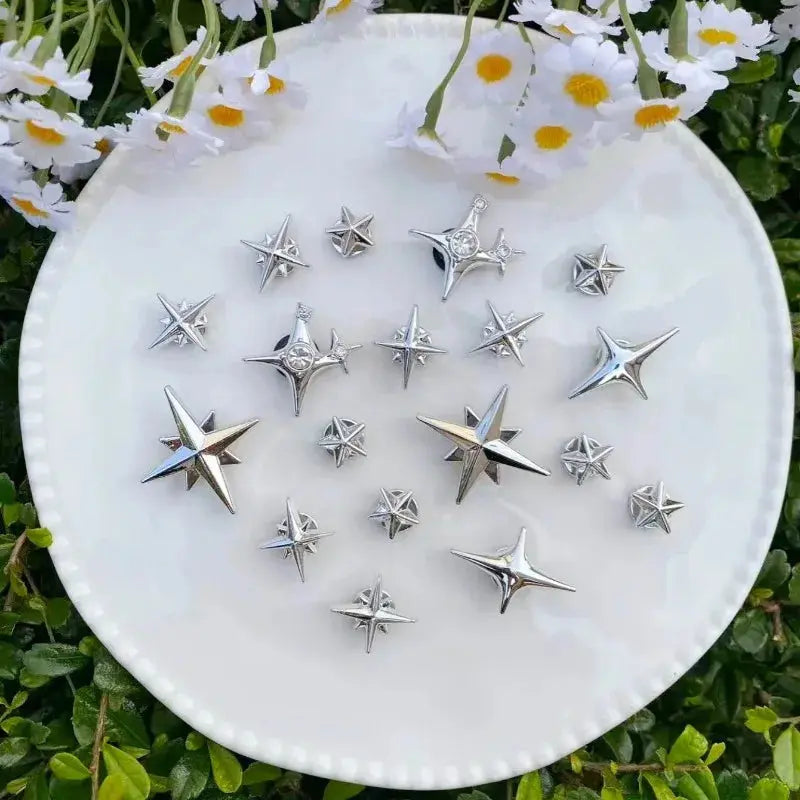 Set of 18 detachable punk-style metal rivets and decorative buckles for garden shoes and hole shoes, black and silver finish.